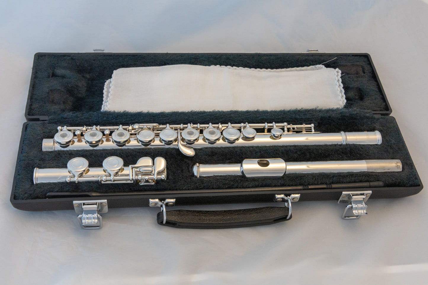 Yamaha YFL-281 Open-Hole Intermediate Flute *Made in Japan *Cleaned & Serviced