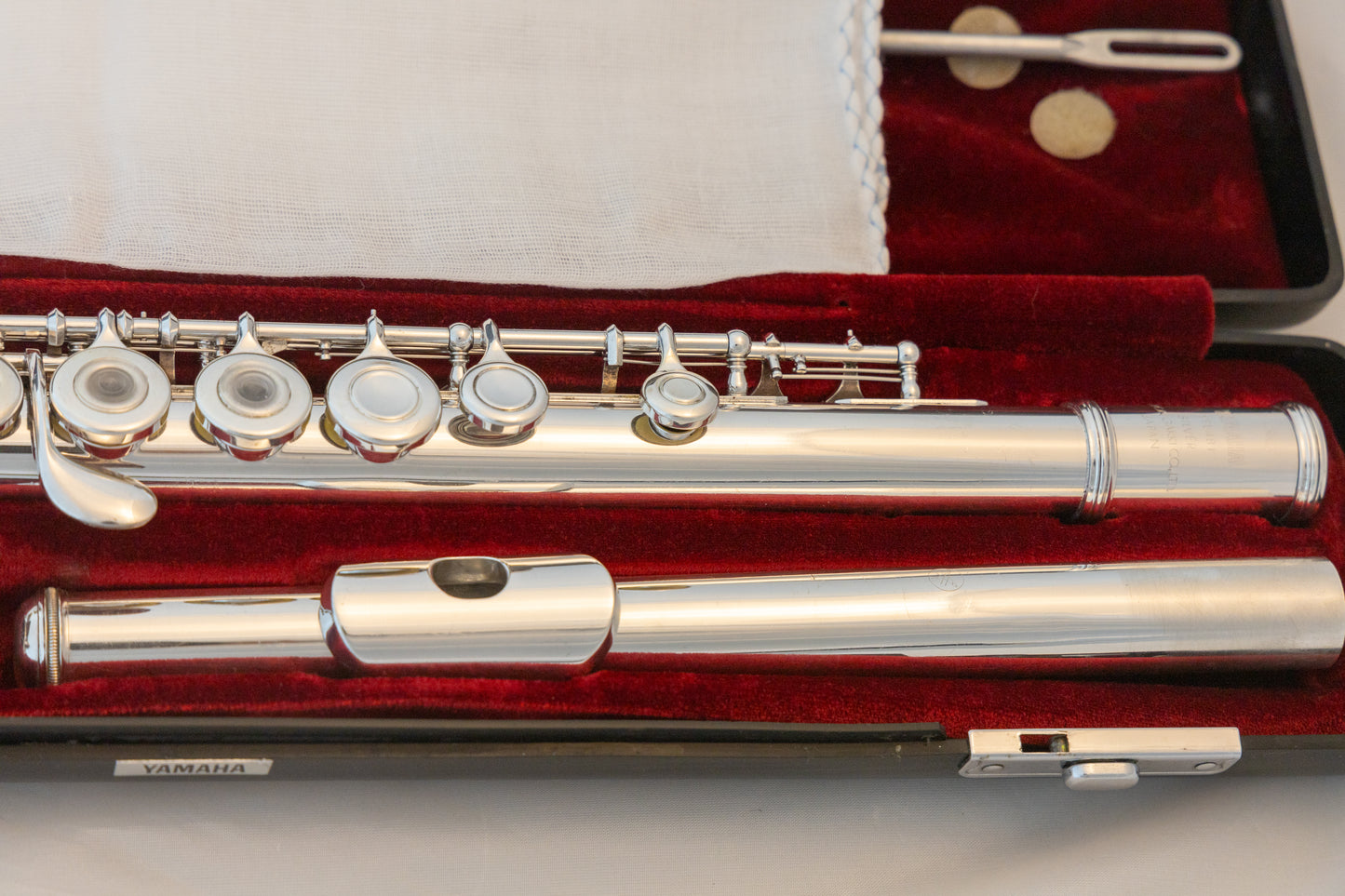 Yamaha YFL-481H All Silver Intermediate Flute *Open-hole *B-foot *Cleaned & Serviced *New Pads