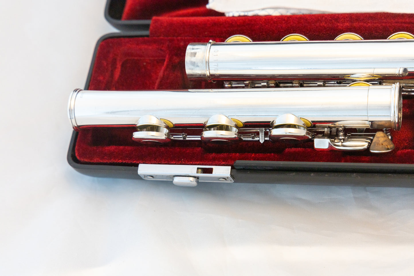 Yamaha YFL-481H All Silver Intermediate Flute *Open-hole *B-foot *Cleaned & Serviced *New Pads