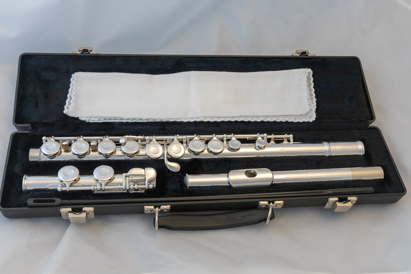 Gemeinhardt 2SP Silver-plated Standard Flute *Cleaned & Serviced *New Pads