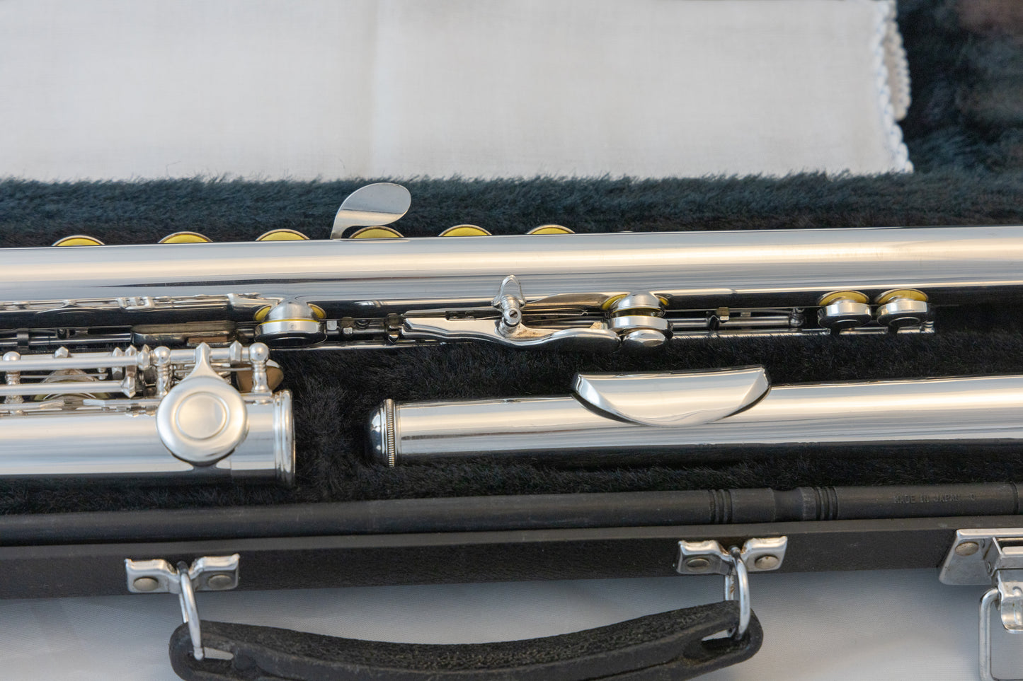 Yamaha YFL-381H Intermediate Open-hole Flute *Silver Headjoint *Made in Japan *Low-B *Cleaned & Serviced *New Pads