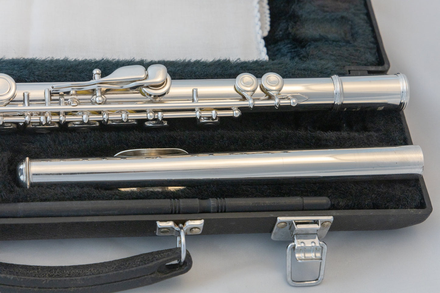 Yamaha YFL-381H Intermediate Open-hole Flute *Silver Headjoint *Made in Japan *Low-B *Cleaned & Serviced *New Pads