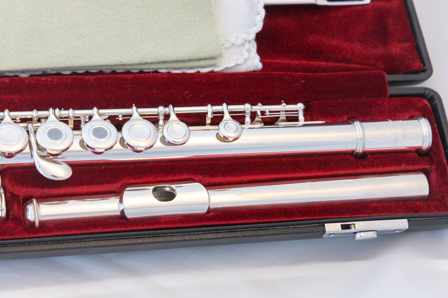 Yamaha YFL-481H All Silver Intermediate Flute *Open-hole *B-foot *Made in Japan *Cleaned & Serviced