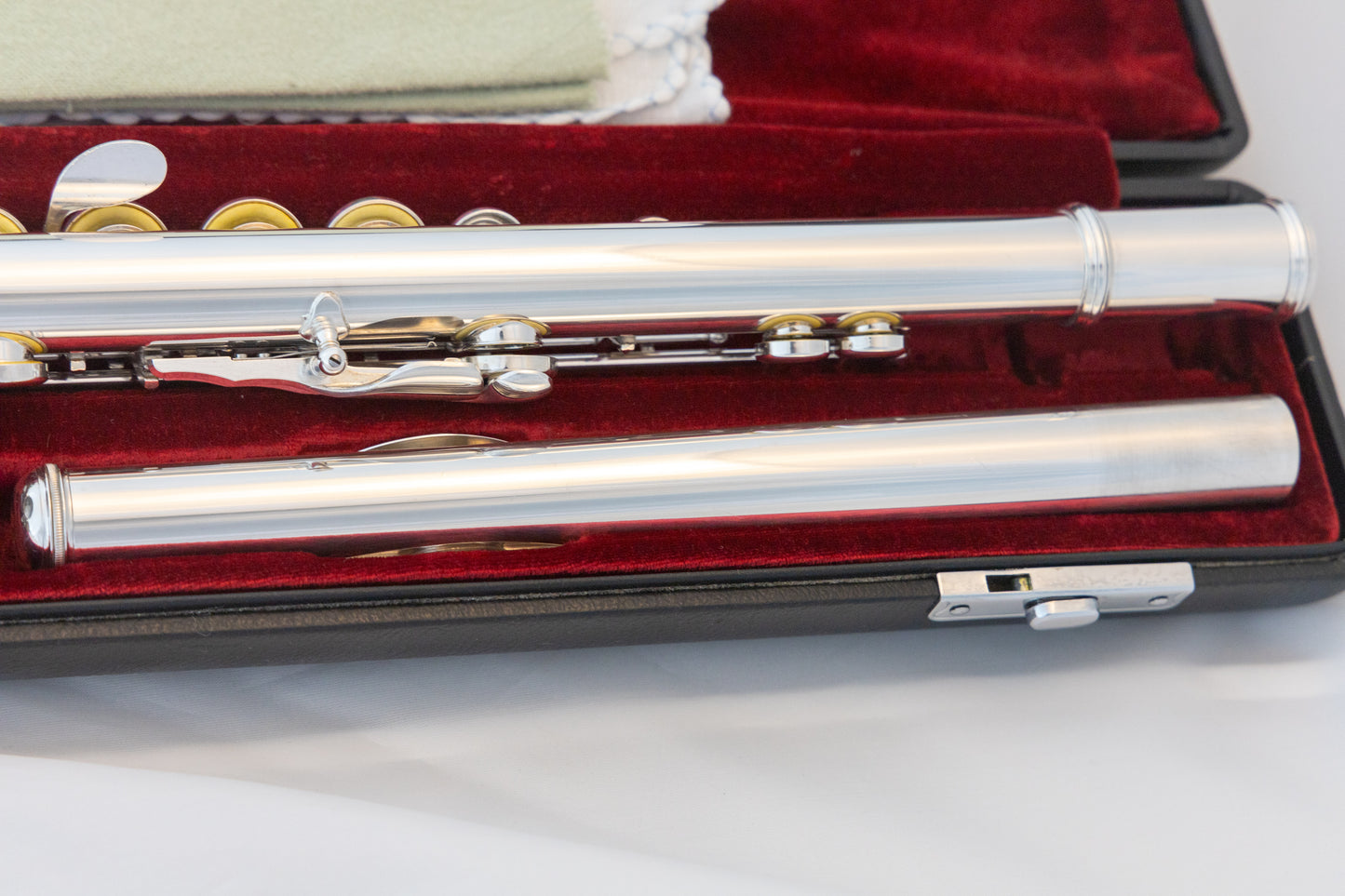 Yamaha YFL-481H All Silver Intermediate Flute *Open-hole *B-foot *Made in Japan *Cleaned & Serviced