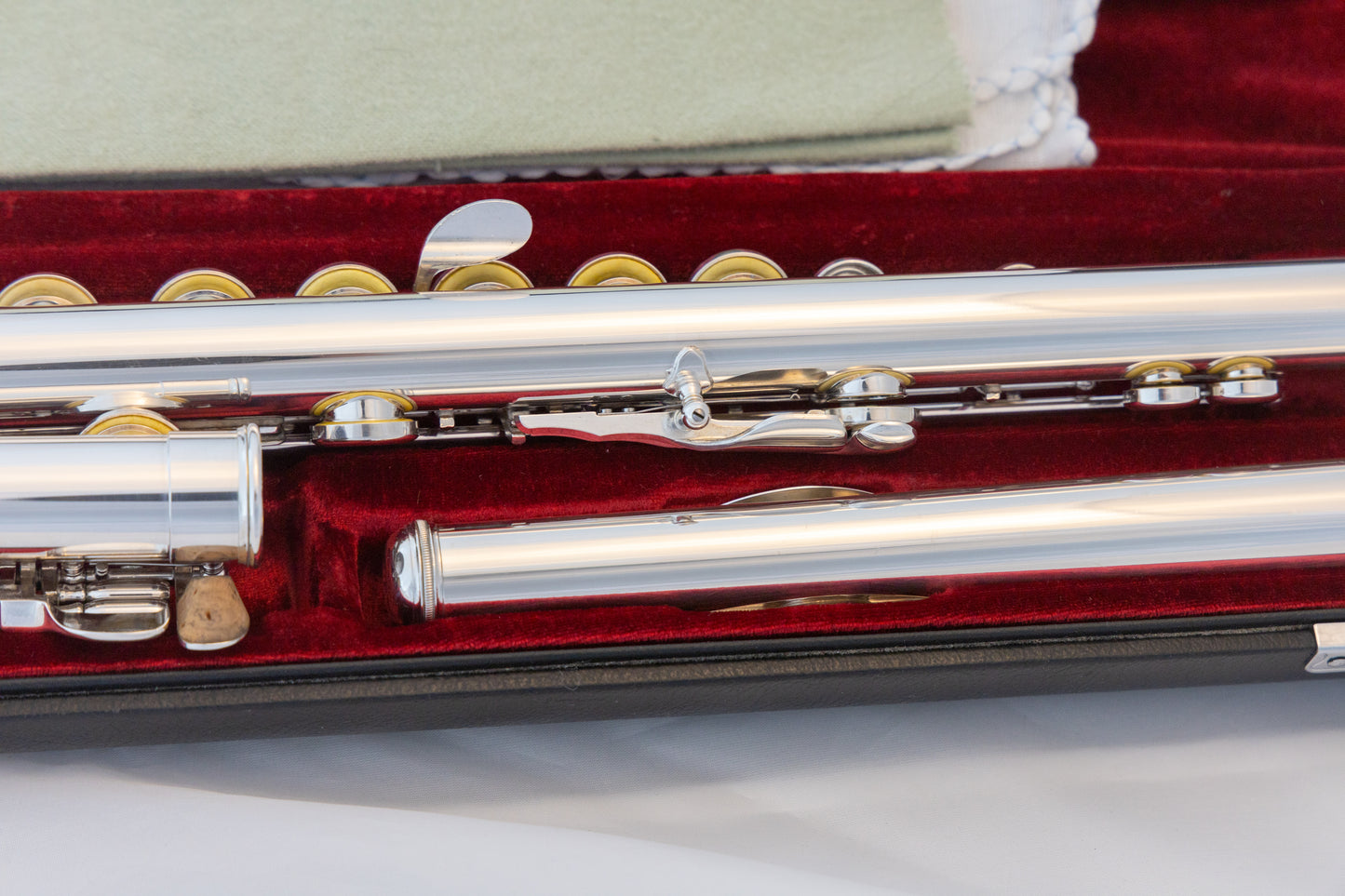 Yamaha YFL-481H All Silver Intermediate Flute *Open-hole *B-foot *Made in Japan *Cleaned & Serviced
