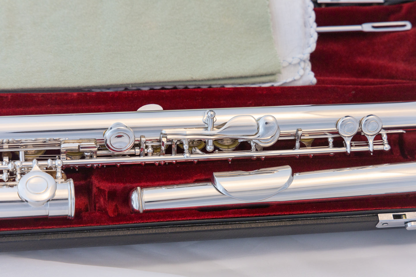 Yamaha YFL-481H All Silver Intermediate Flute *Open-hole *B-foot *Made in Japan *Cleaned & Serviced