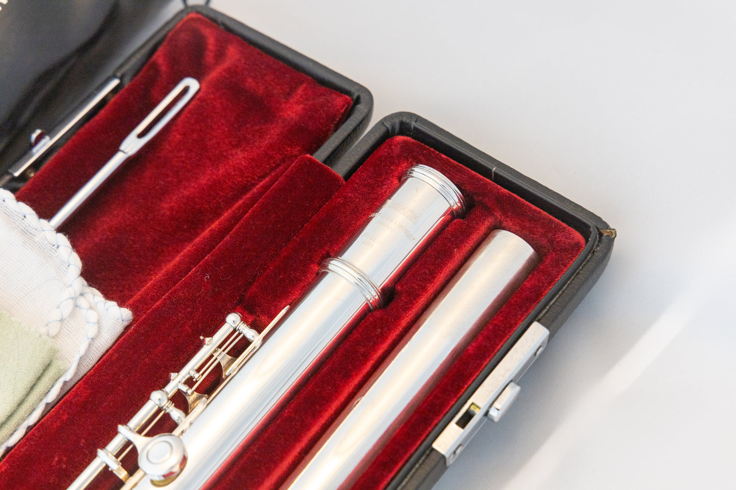 Yamaha YFL-481H All Silver Intermediate Flute *Open-hole *B-foot *Made in Japan *Cleaned & Serviced