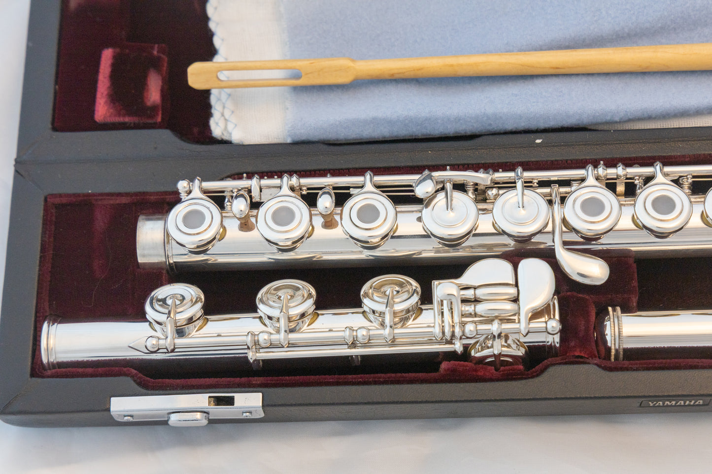 Yamaha YFL-684H All Silver Professional Flute *Open-hole *Inline-G *Low-B *Made in Japan *Cleaned & Serviced