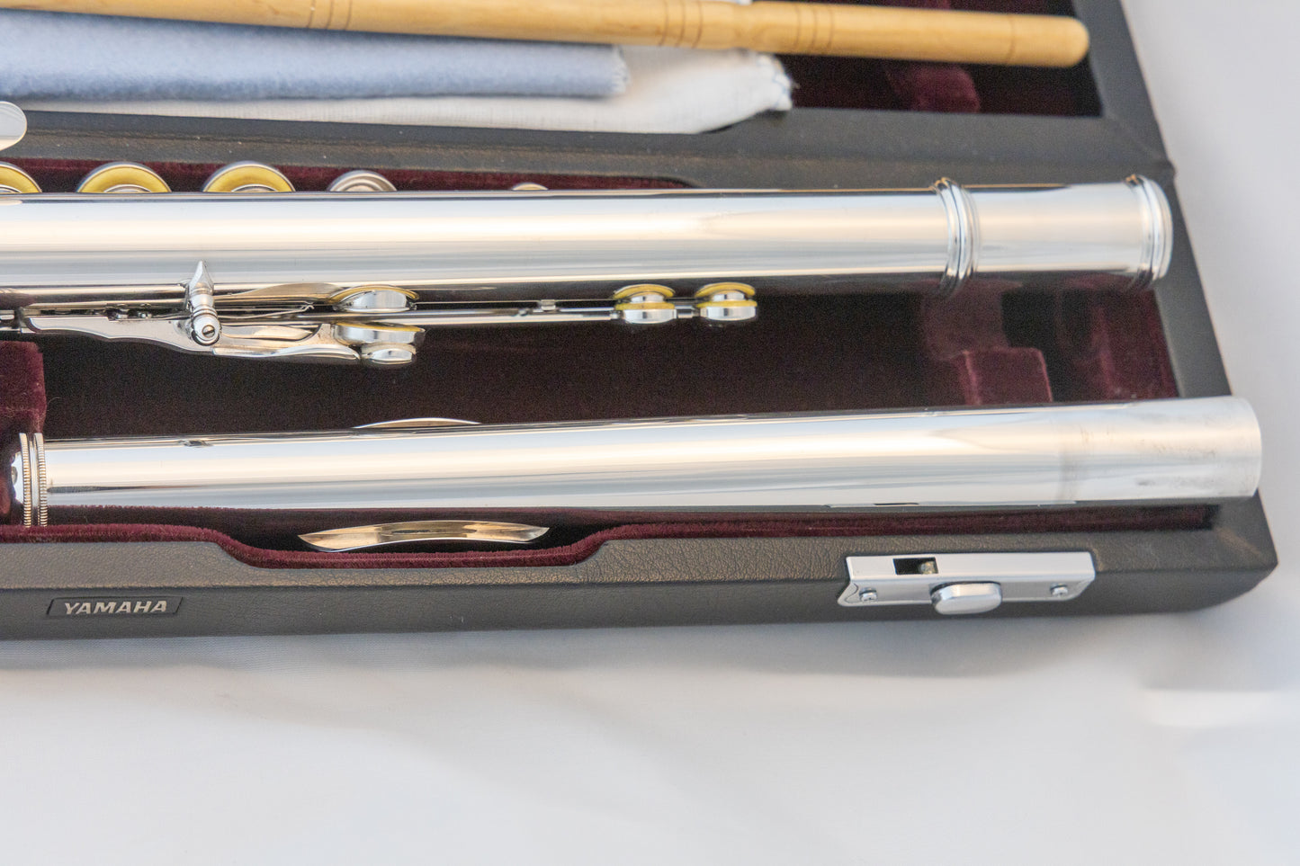 Yamaha YFL-684H All Silver Professional Flute *Open-hole *Inline-G *Low-B *Made in Japan *Cleaned & Serviced