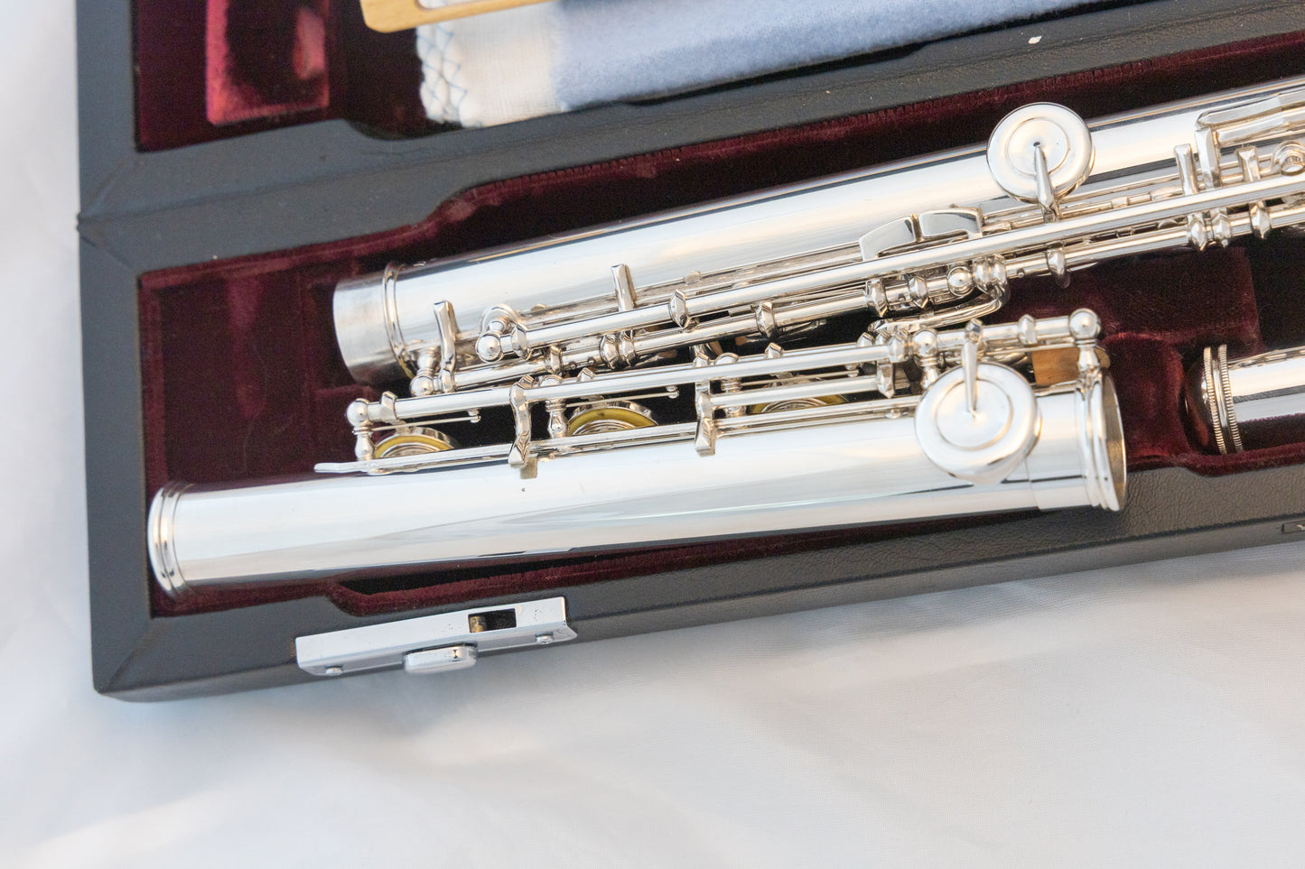 Yamaha YFL-684H All Silver Professional Flute *Open-hole *Inline-G *Low-B *Made in Japan *Cleaned & Serviced
