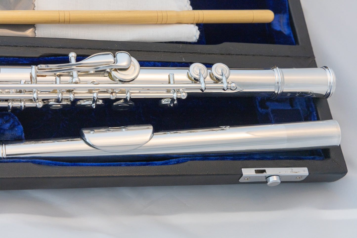 Di Zhao DZ-700 All Silver Open-hole Professional Flute *Low-b foot *Split-E *Cleaned & Service