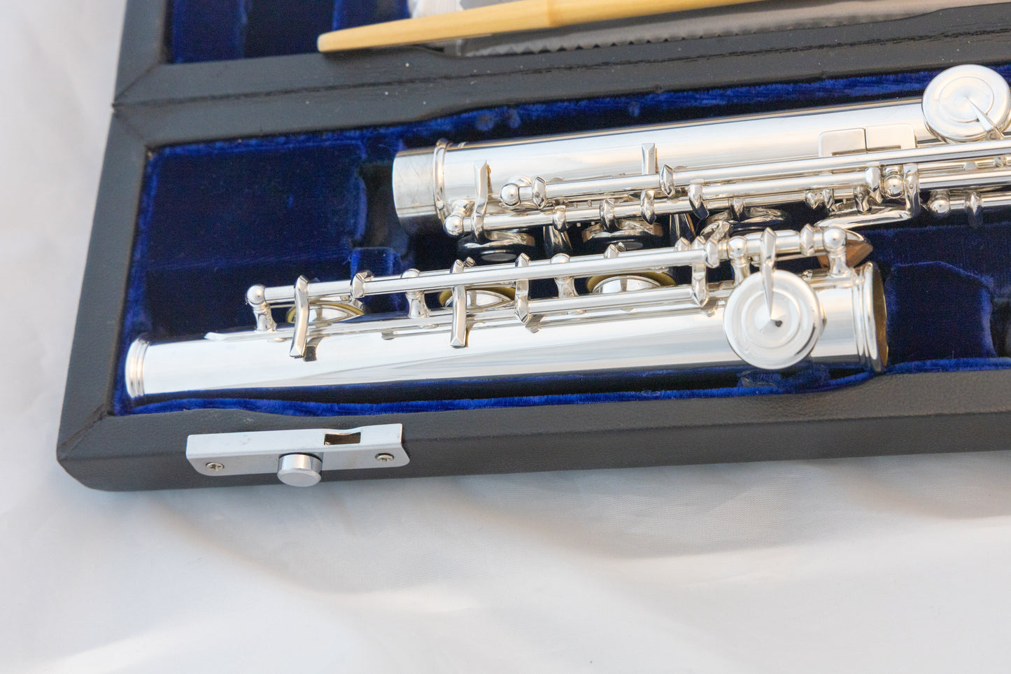 Di Zhao DZ-700 All Silver Open-hole Professional Flute *Low-b foot *Split-E *Cleaned & Service