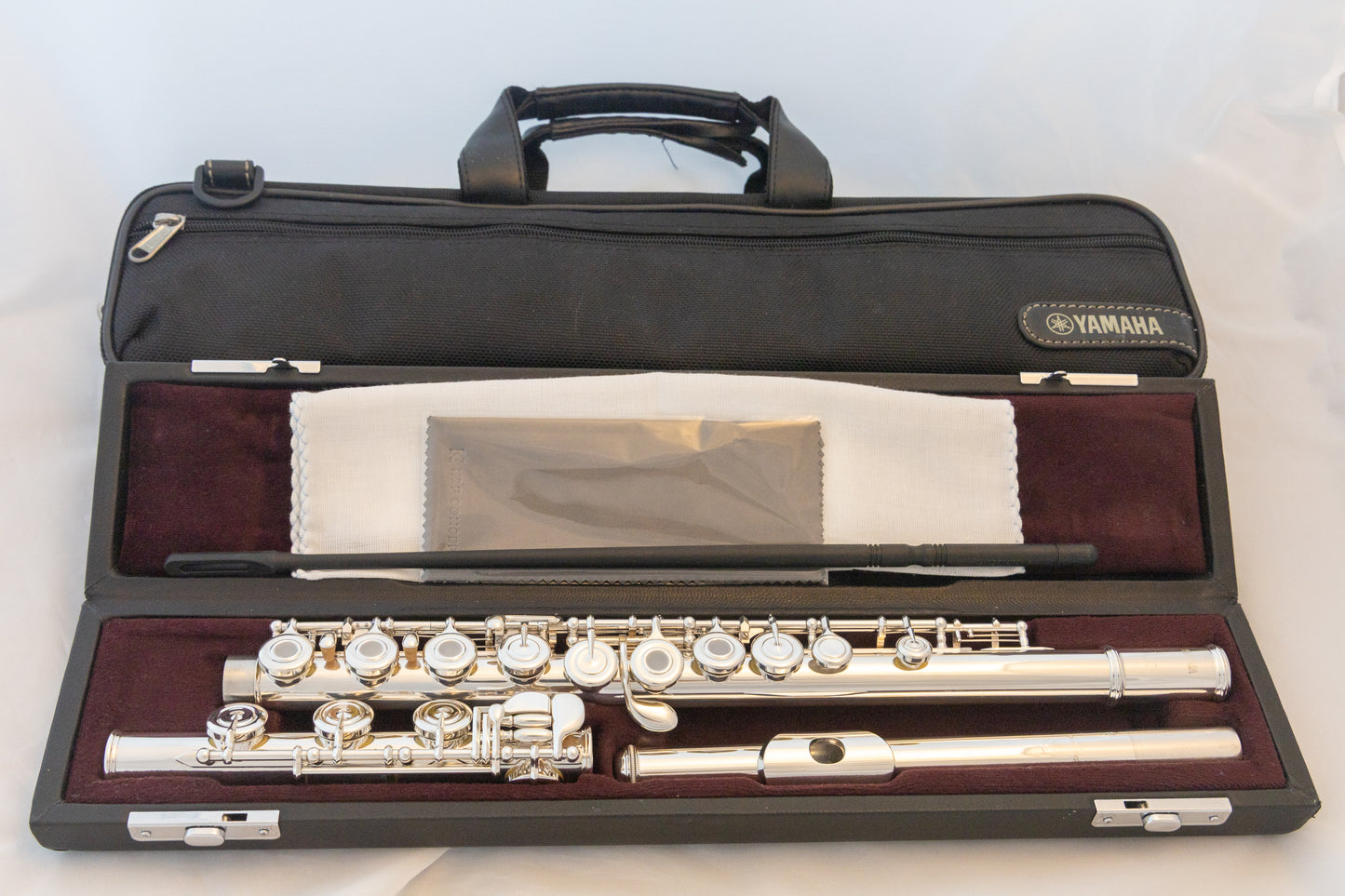 Yamaha YFL-362H Intermediate Flute *Open-hole *Silver headjoint *Low-B *Cleaned & Serviced