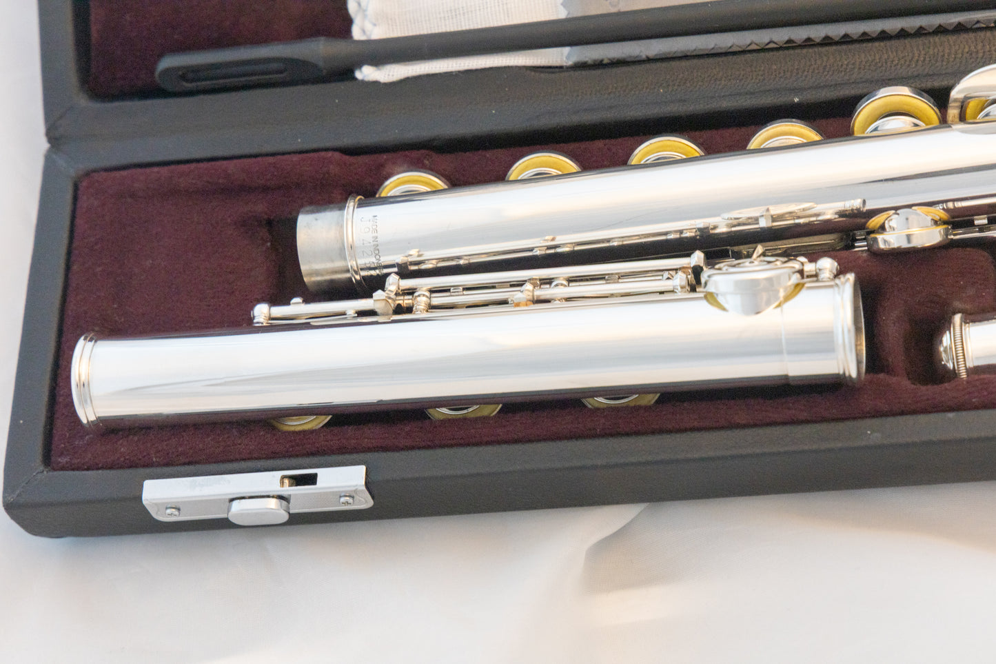 Yamaha YFL-362H Intermediate Flute *Open-hole *Silver headjoint *Low-B *Cleaned & Serviced