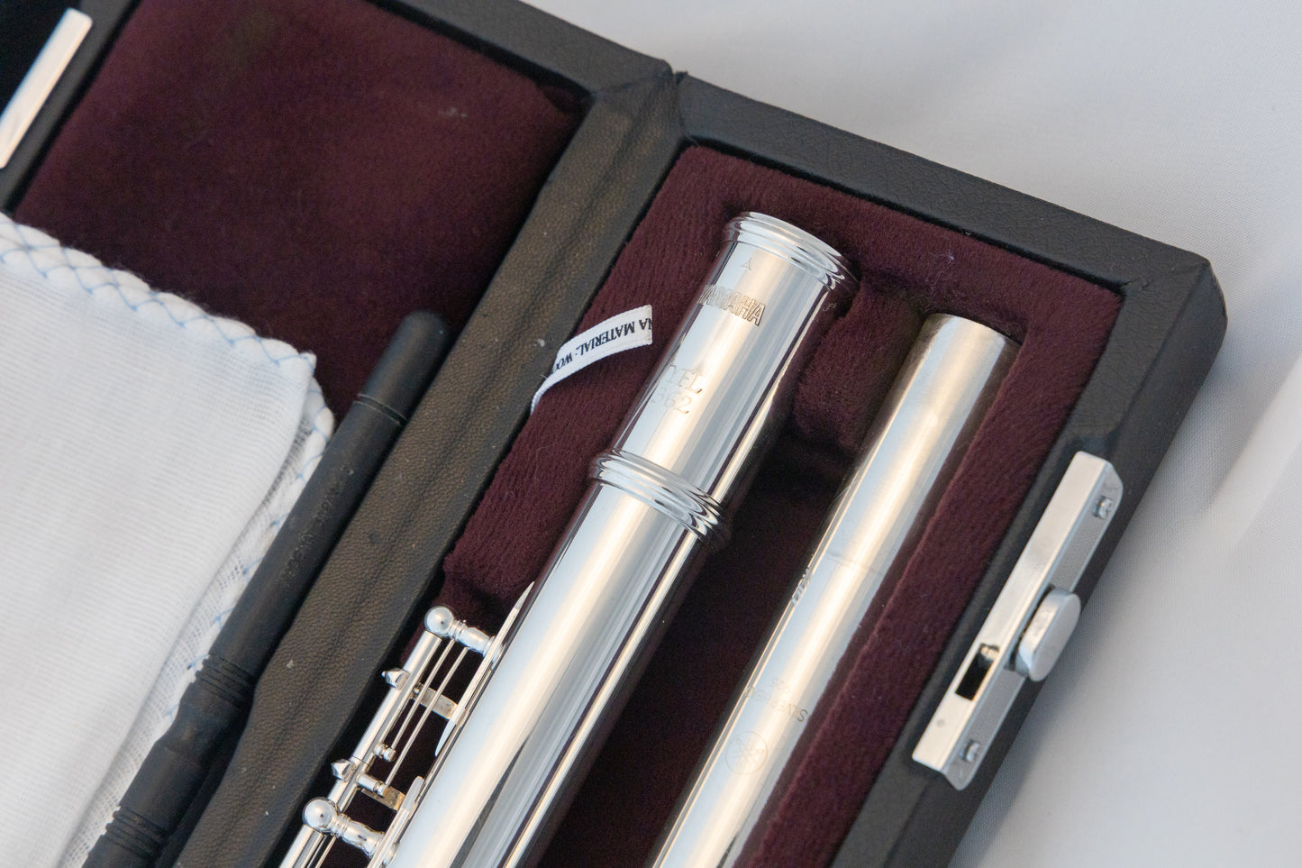 Yamaha YFL-362H Intermediate Flute *Open-hole *Silver headjoint *Low-B *Cleaned & Serviced