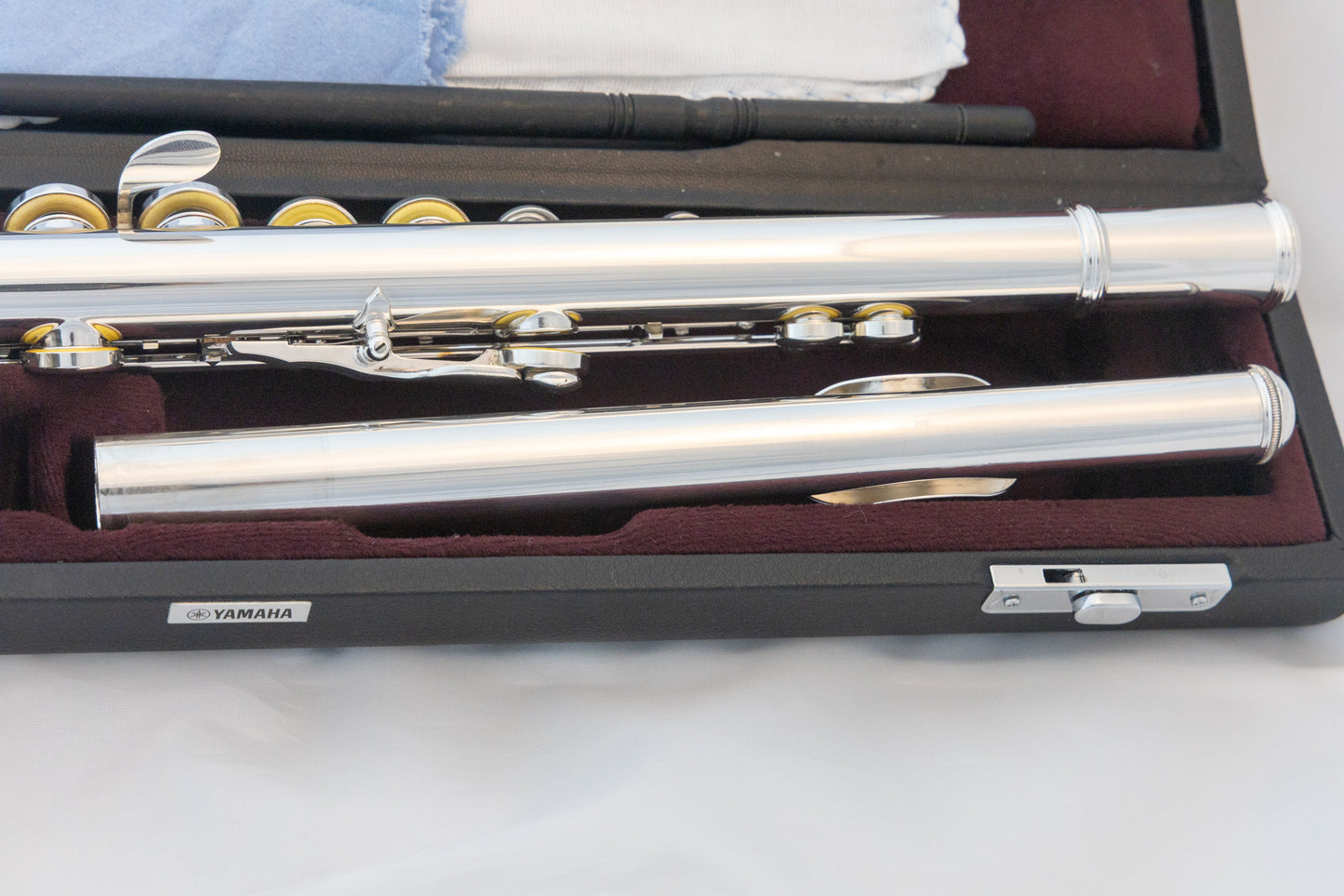 Yamaha YFL-362H Intermediate Flute *Open-hole *Silver headjoint *Low-B *Cleaned & Serviced