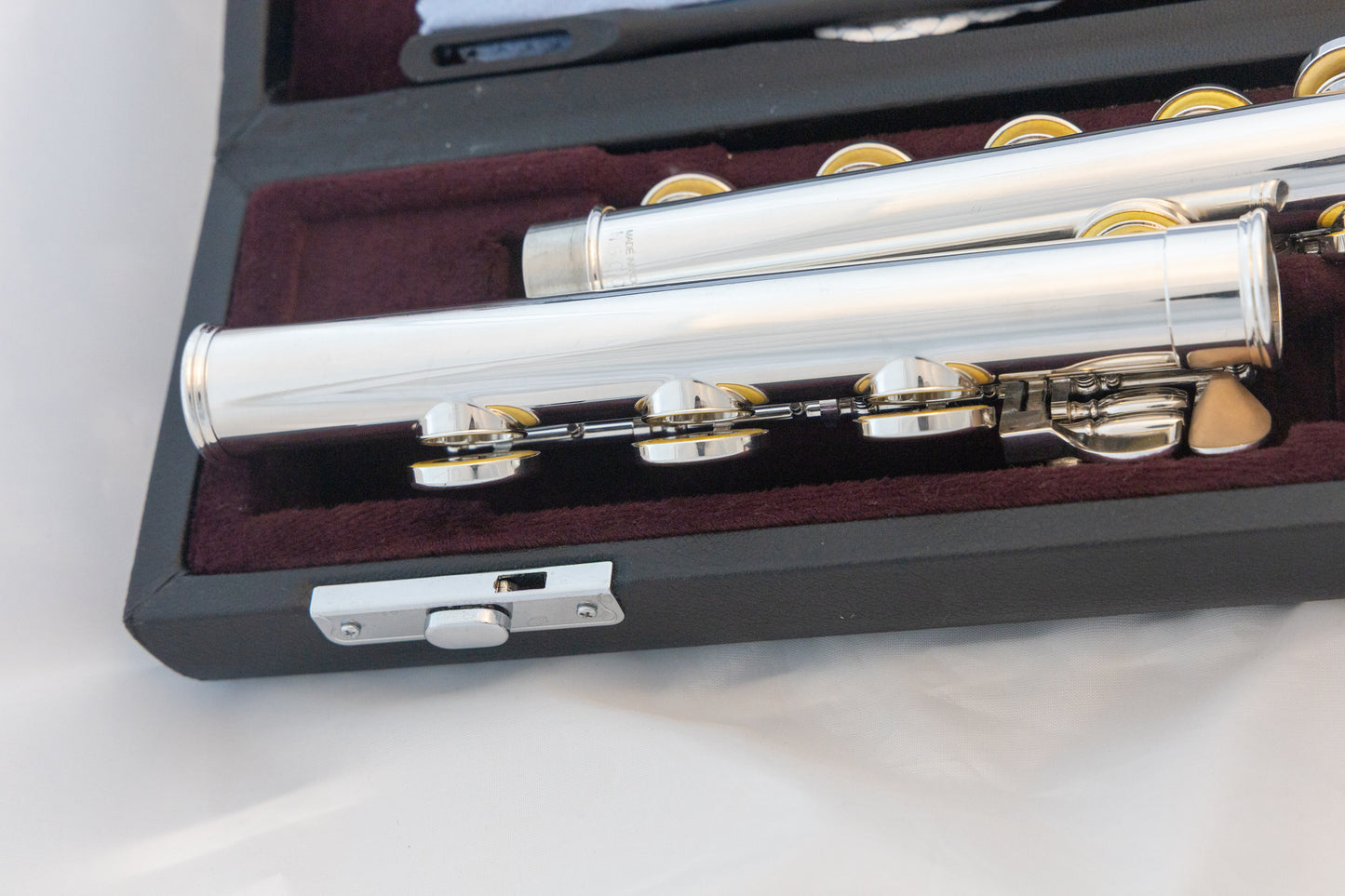 Yamaha YFL-362H Intermediate Flute *Open-hole *Silver headjoint *Low-B *Cleaned & Serviced