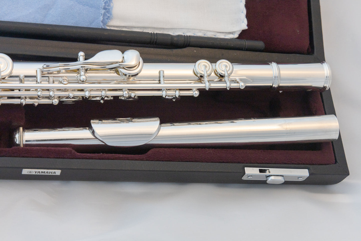 Yamaha YFL-362H Intermediate Flute *Open-hole *Silver headjoint *Low-B *Cleaned & Serviced