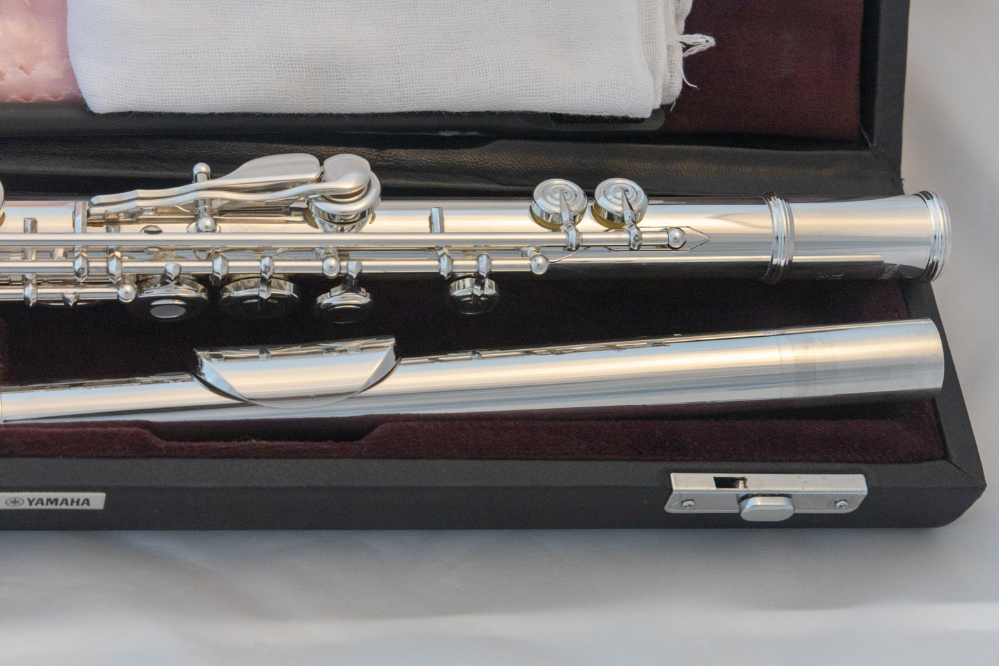 Yamaha YFL-382H Intermediate Open-hole Flute *Silver Headjoint *Low-B *Cleaned & Serviced