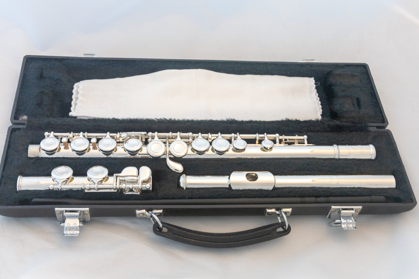 Yamaha YFL-321 Intermediate Flute *Silver Headjoint *Made in Japan *Cleaned & Serviced