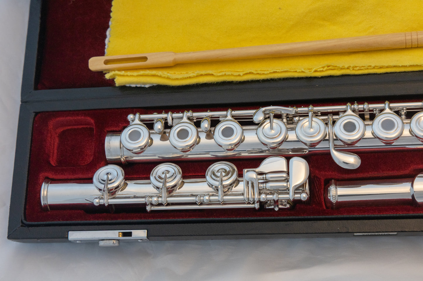 Yamaha YFL-581H (now 687H) Professional Flute All Silver Open-hole *Made in Japan *Cleaned & Serviced