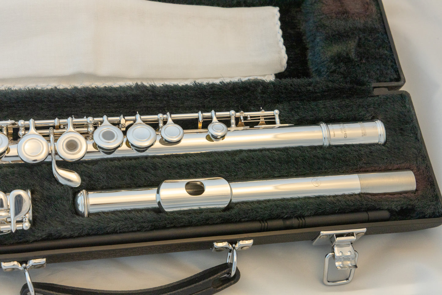 Yamaha YFL-261 Silver-plated Open-Hole Intermediate Flute *Made in Japan *Cleaned & Serviced