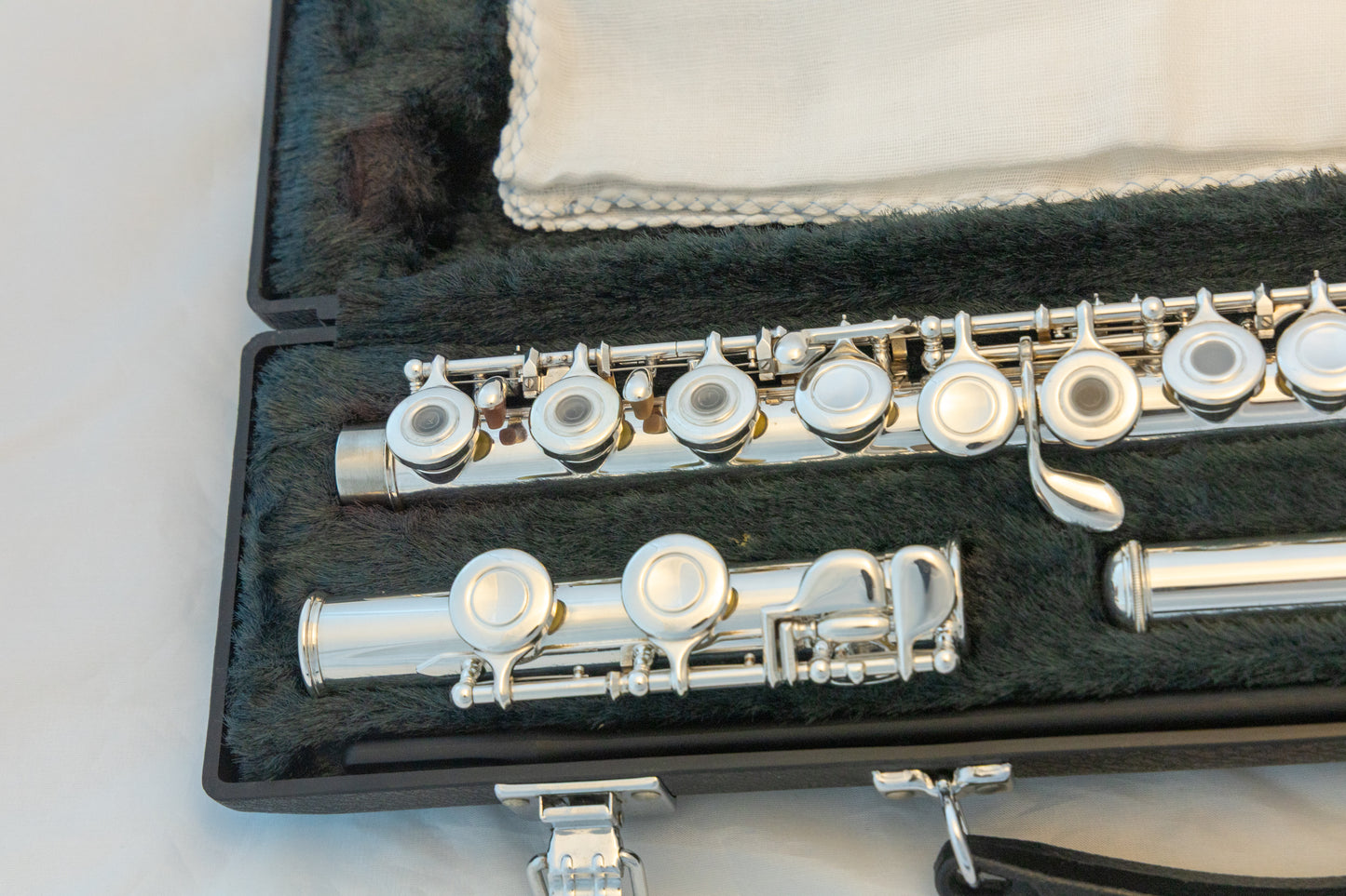 Yamaha YFL-261 Silver-plated Open-Hole Intermediate Flute *Made in Japan *Cleaned & Serviced