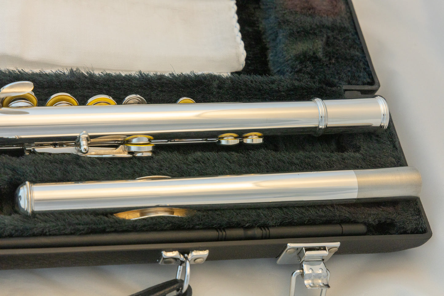 Yamaha YFL-261 Silver-plated Open-Hole Intermediate Flute *Made in Japan *Cleaned & Serviced