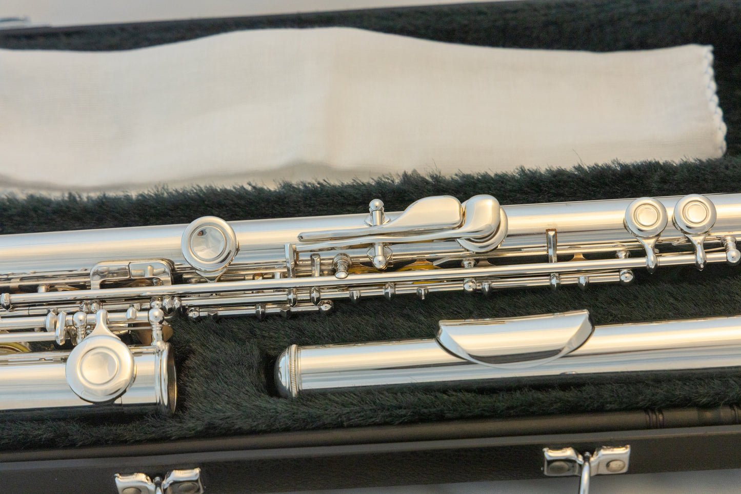 Yamaha YFL-261 Silver-plated Open-Hole Intermediate Flute *Made in Japan *Cleaned & Serviced