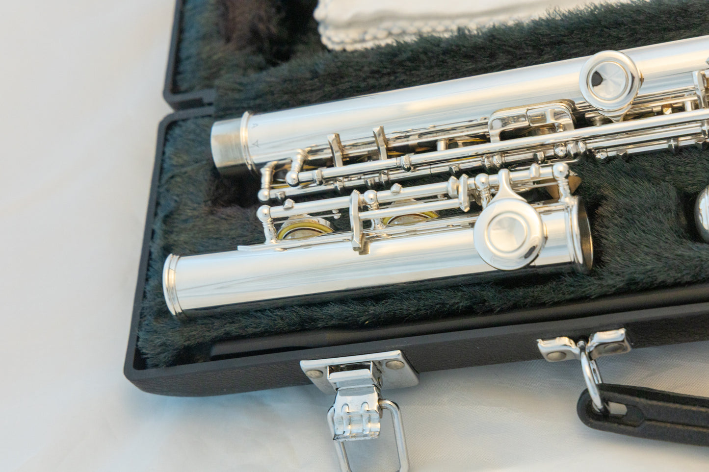 Yamaha YFL-261 Silver-plated Open-Hole Intermediate Flute *Made in Japan *Cleaned & Serviced