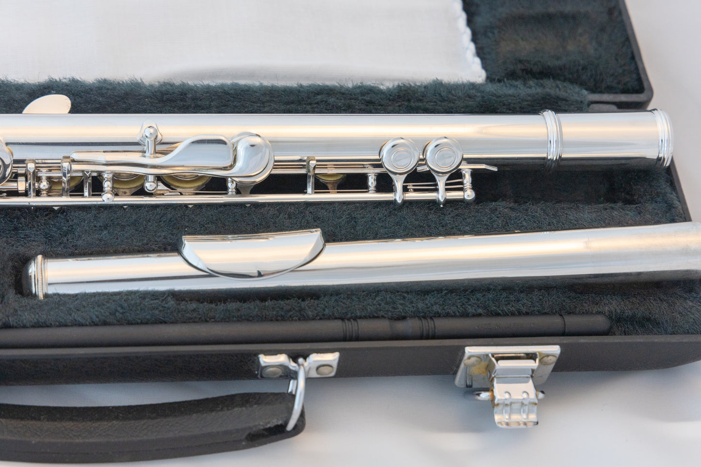 Yamaha YFL-381H Intermediate Open-hole Flute Silver Head Low-B *Made in Japan *Cleaned & Serviced #649638