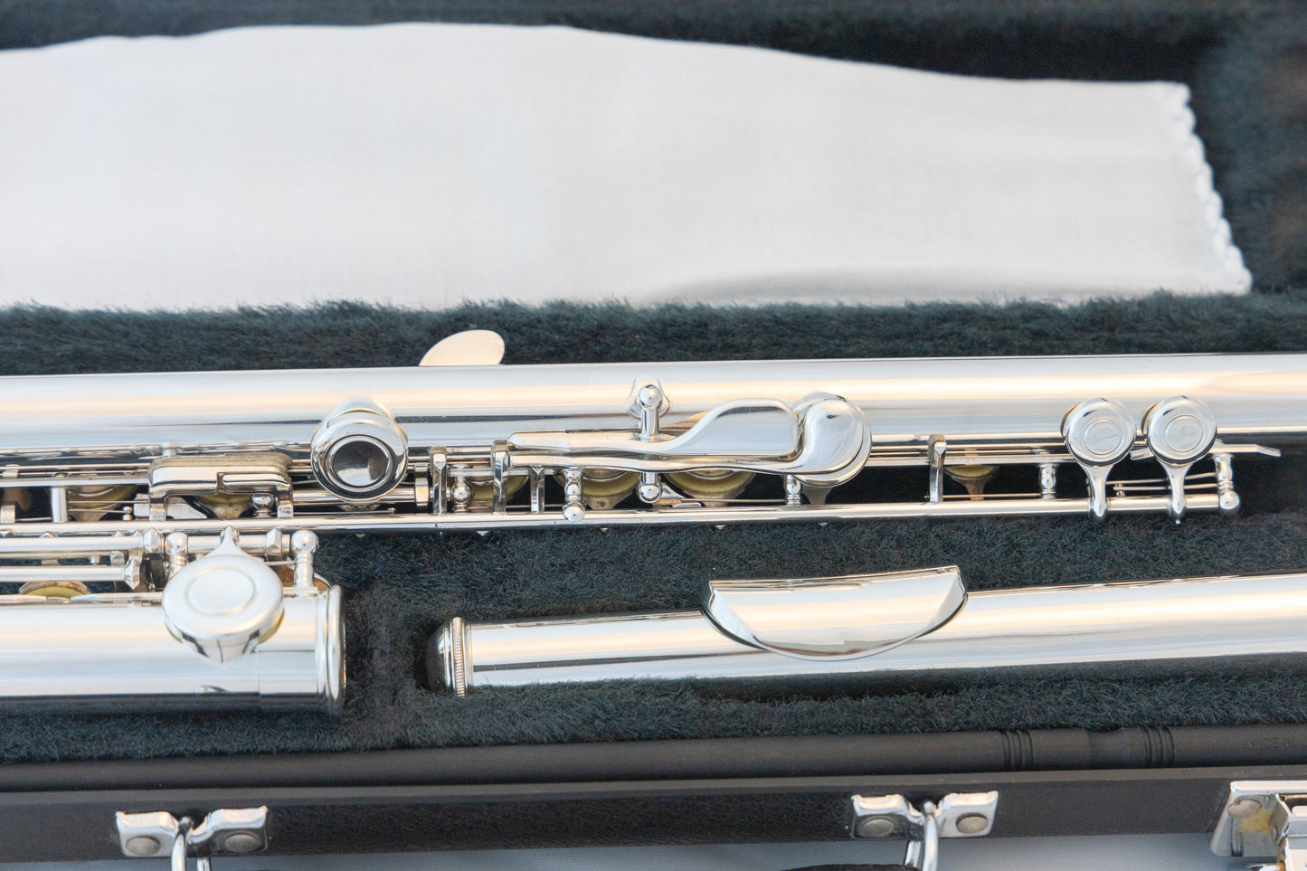 Yamaha YFL-381H Intermediate Open-hole Flute Silver Head Low-B *Made in Japan *Cleaned & Serviced #649638