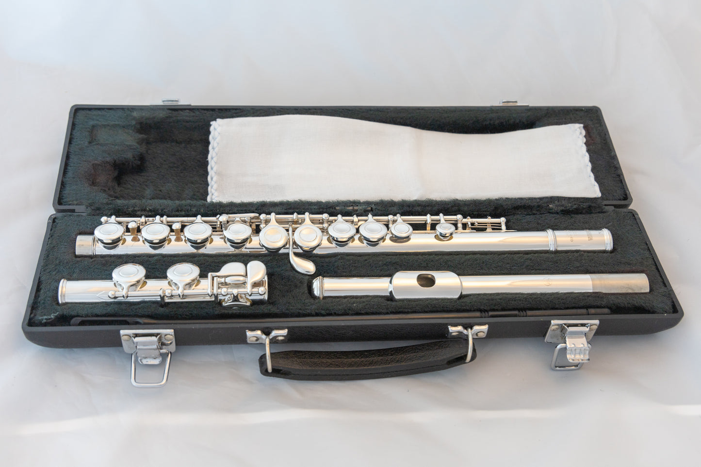 Yamaha YFL-221 Silver-plated Standard Flute *Cleaned & Serviced #179057