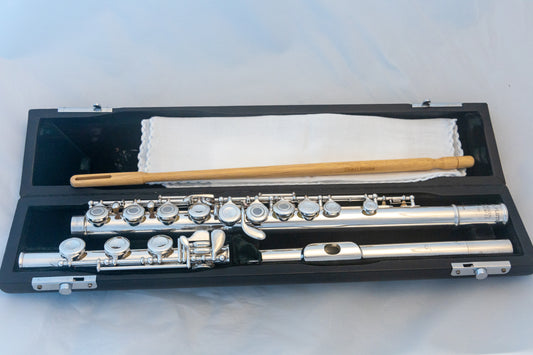 Pearl PF-761 All Silver Intermediate Flute *Open hole *Made in Japan *Cleaned & Serviced