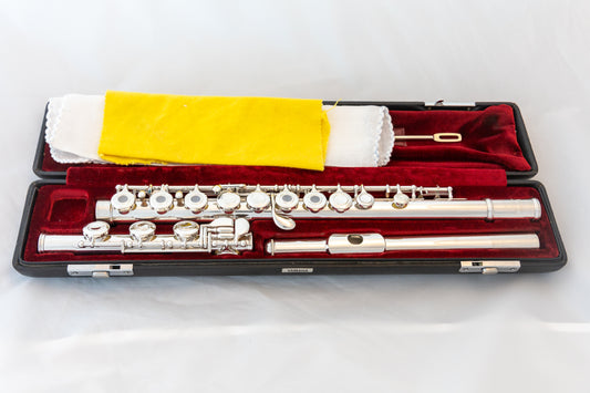 Yamaha YFL-481H All Silver Intermediate Flute *Open-hole *B-foot *Made in Japan *Cleaned & Serviced