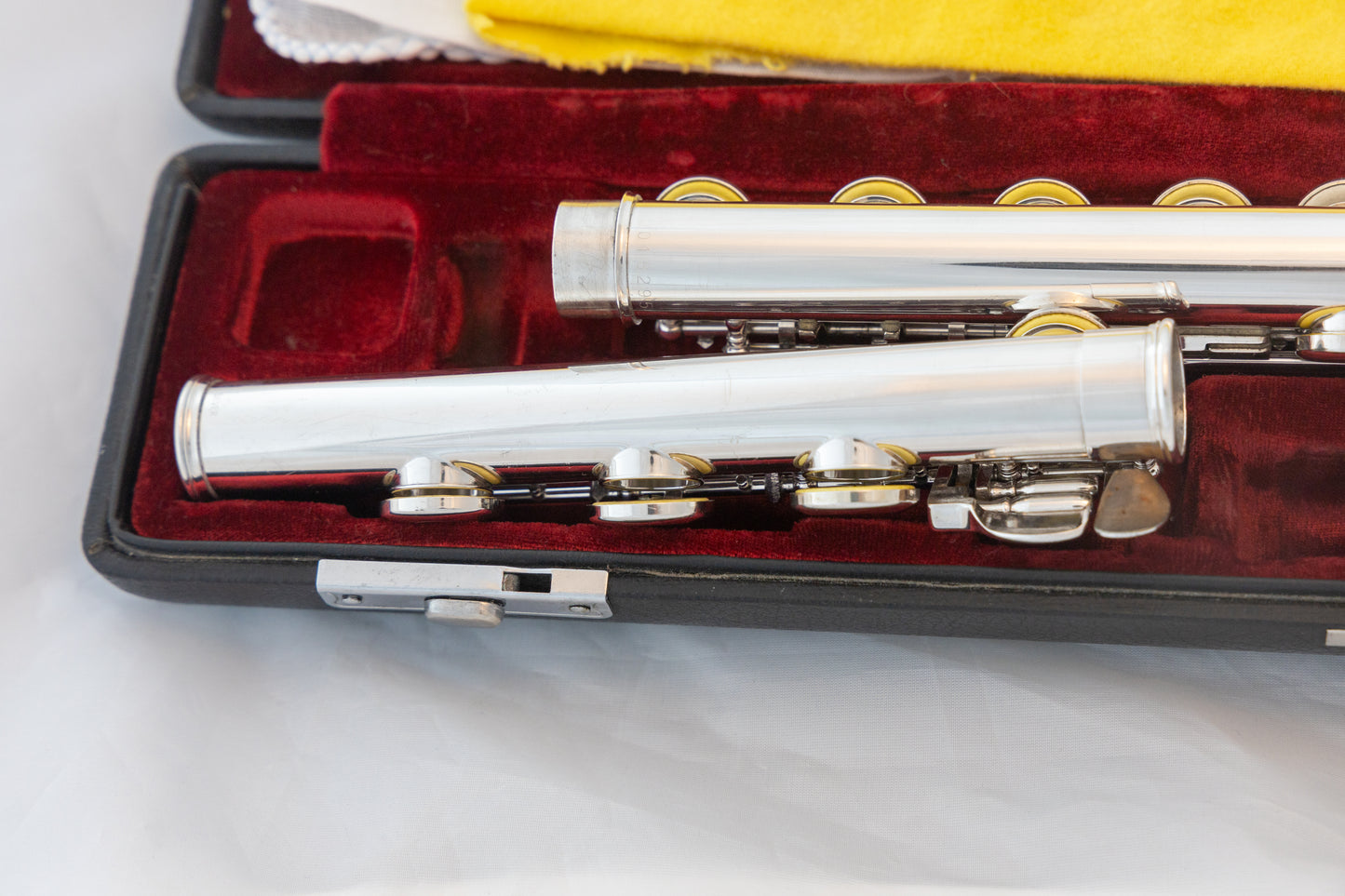 Yamaha YFL-481H All Silver Intermediate Flute *Open-hole *B-foot *Made in Japan *Cleaned & Serviced