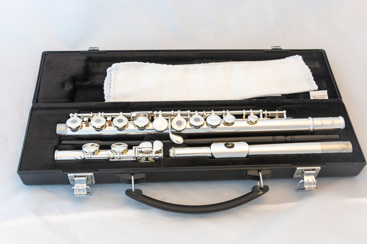 Yamaha YFL-261 Silver-plated Open-Hole Intermediate Flute *Cleaned & Serviced *New Pads