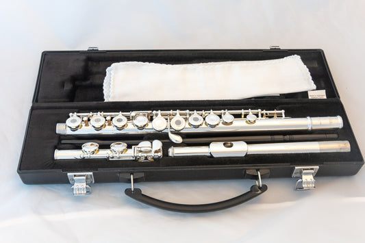 Yamaha YFL-261 Silver-plated Open-Hole Intermediate Flute *Cleaned & Serviced *New Pads