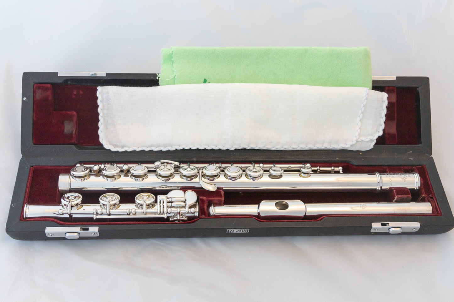 Yamaha YFL-681H Professional Flute *All 925 Silver *Made in Japan *Cleaned & Serviced *New Pads