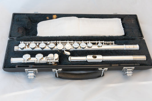 Yamaha YFL-221 Silver-plated Standard Flute *Cleaned & Serviced