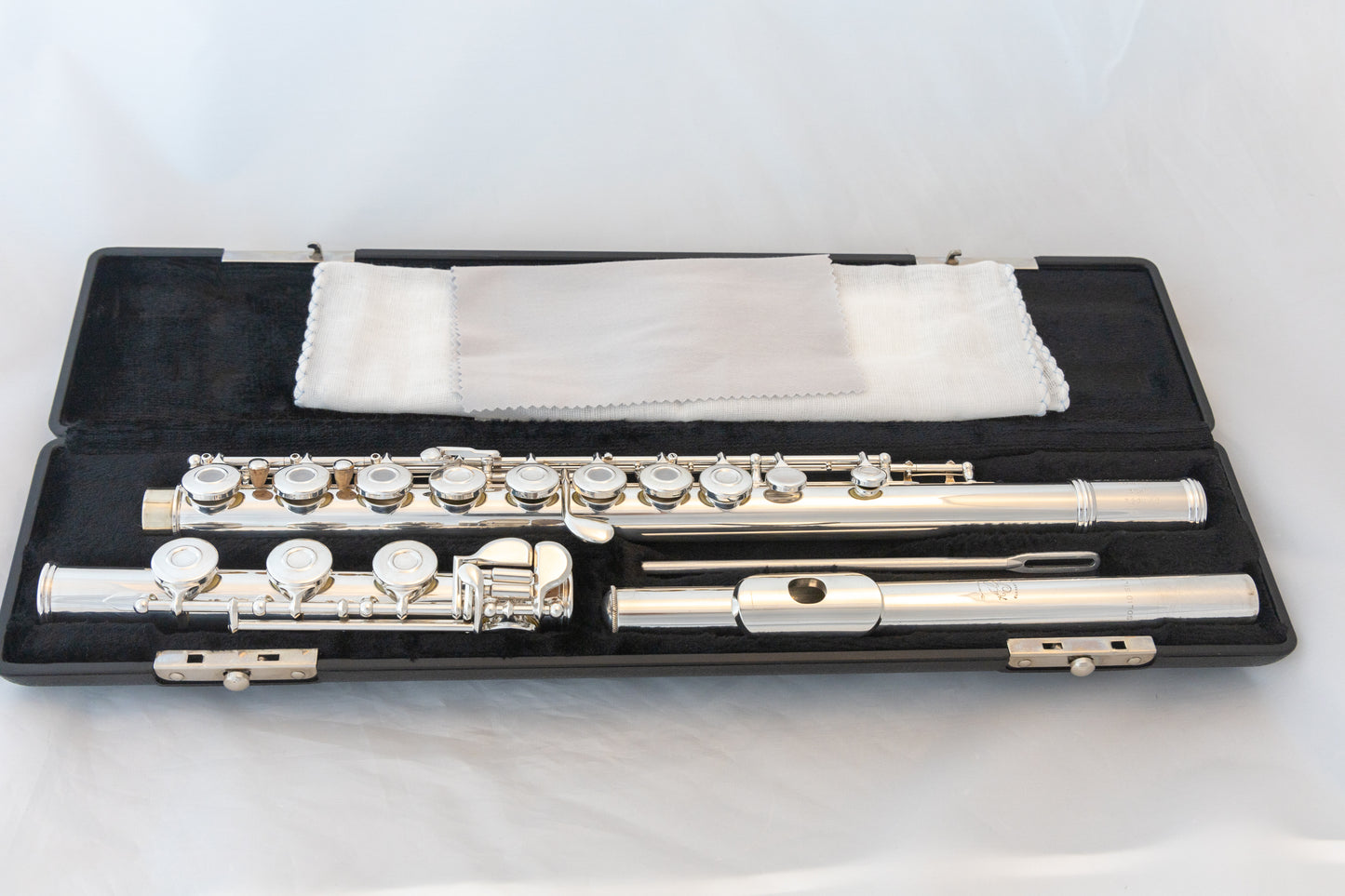 Gemeinhardt 3SHB Intermediate Flute Open-hole *Solid Silver Headjoint Low-B Foot *Cleaned & Serviced