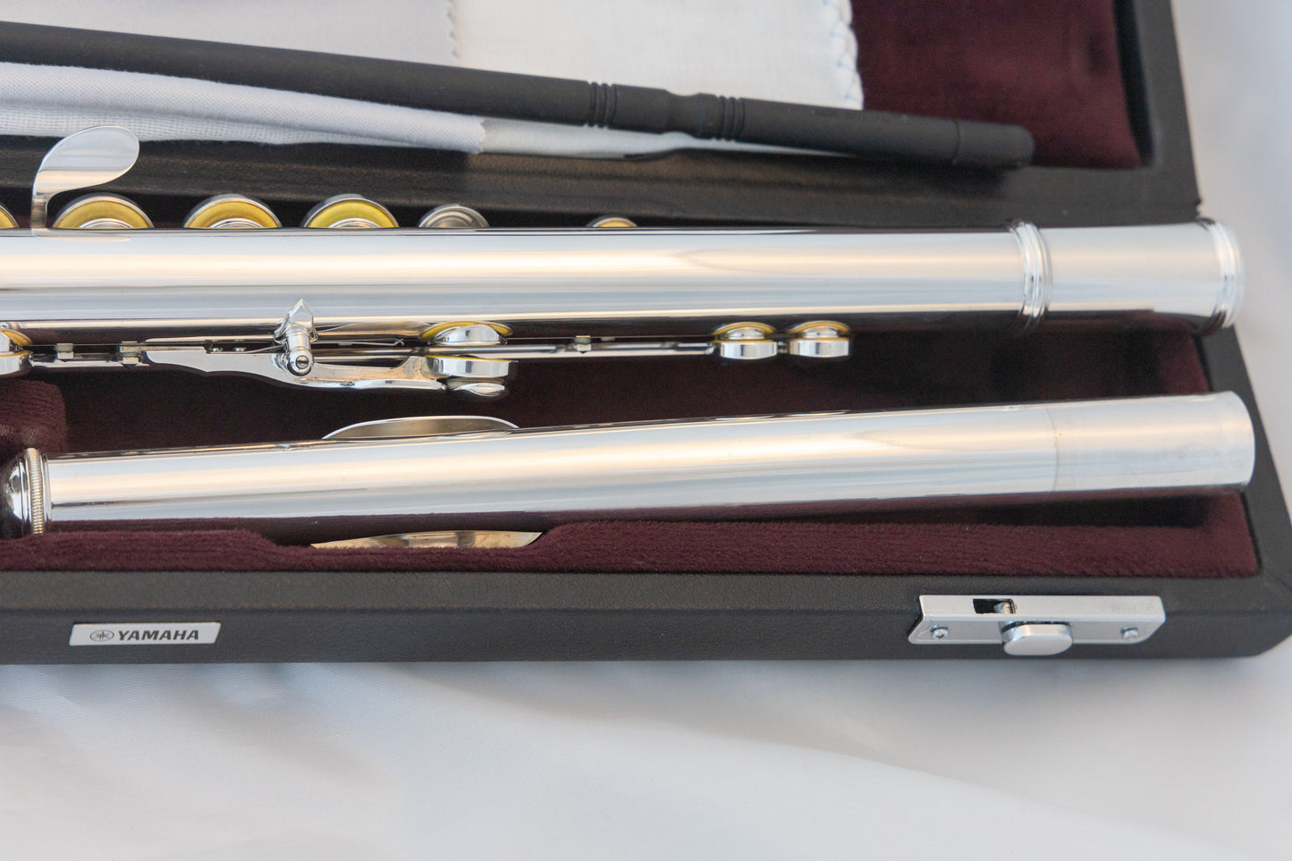 Yamaha YFL-382H Intermediate Open-hole Flute *Silver Headjoint *Low-B *Cleaned & Serviced