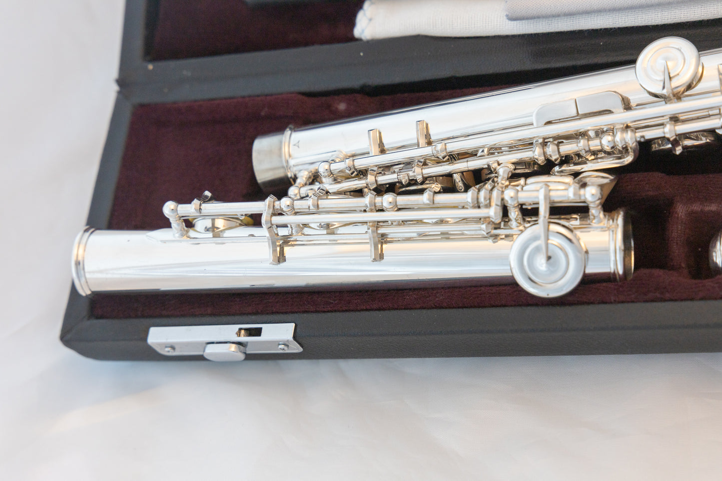 Yamaha YFL-382H Intermediate Open-hole Flute *Silver Headjoint *Low-B *Cleaned & Serviced