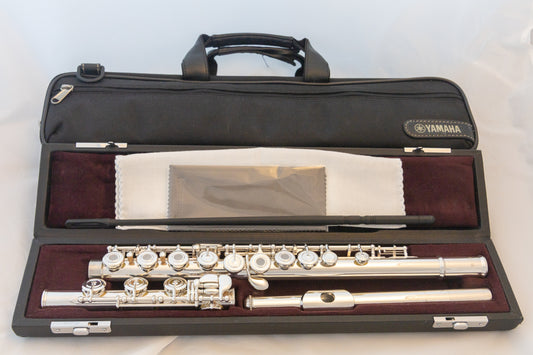 Yamaha YFL-362H Intermediate Flute *Open-hole *Silver headjoint *Low-B *Cleaned & Serviced
