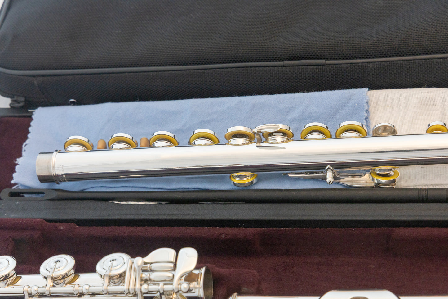 Yamaha YFL-362H Intermediate Flute *Open-hole *Silver headjoint *Low-B *Cleaned & Serviced