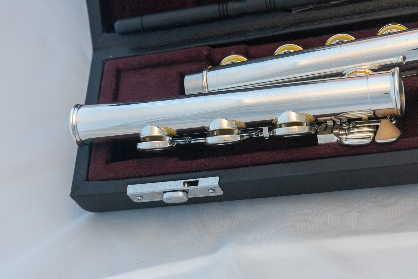 Yamaha YFL-382H Intermediate Open-hole Flute *Silver Headjoint *Low-B *Cleaned & Serviced