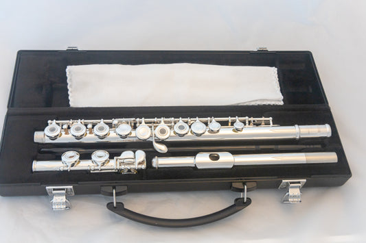 Yamaha YFL-261 Silver-plated Open-Hole Intermediate Flute *Cleaned & Serviced