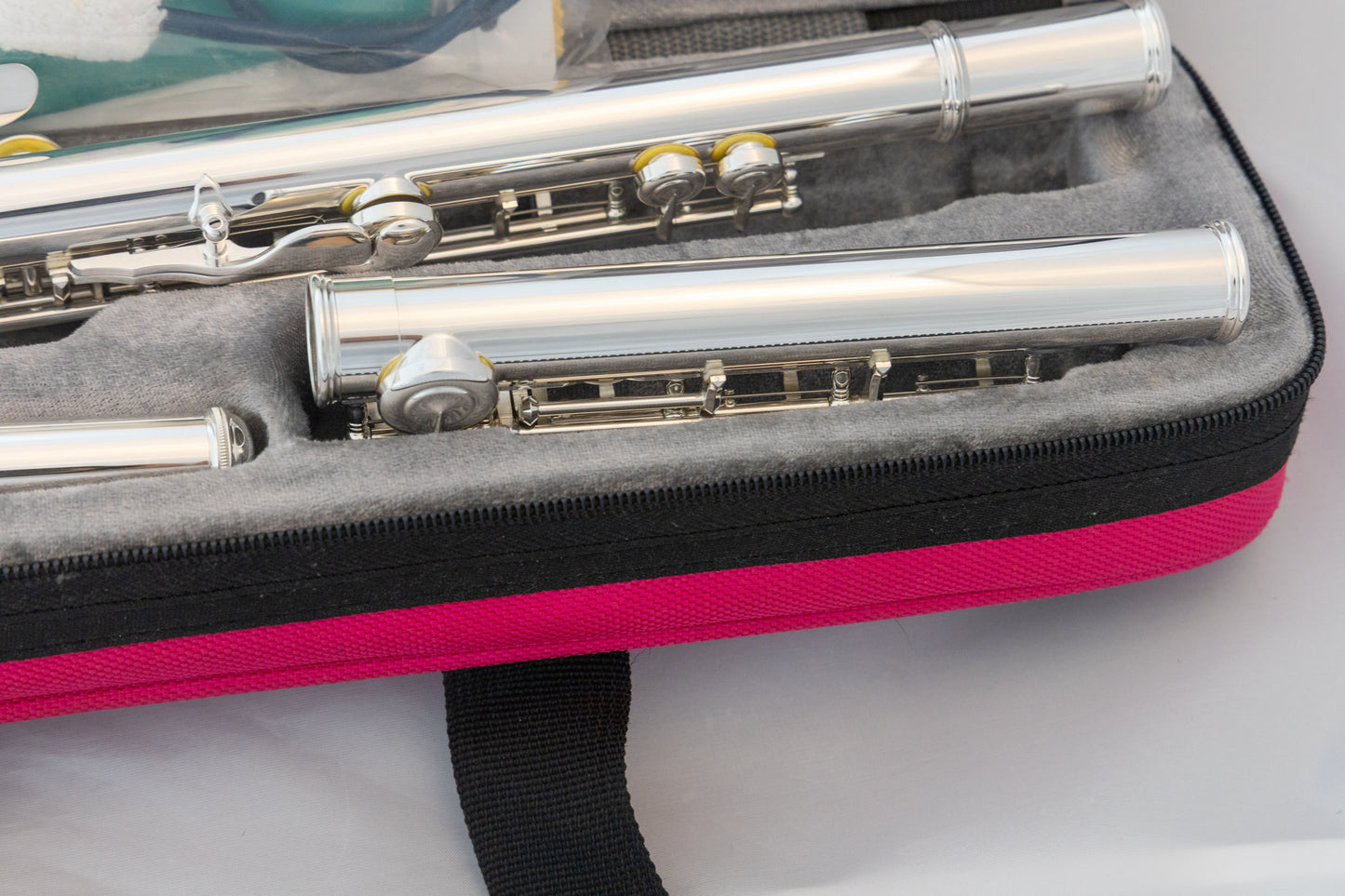 Yamaha YFL-362H Intermediate Flute *Open-hole *Silver headjoint *Low-B *Cleaned & Serviced