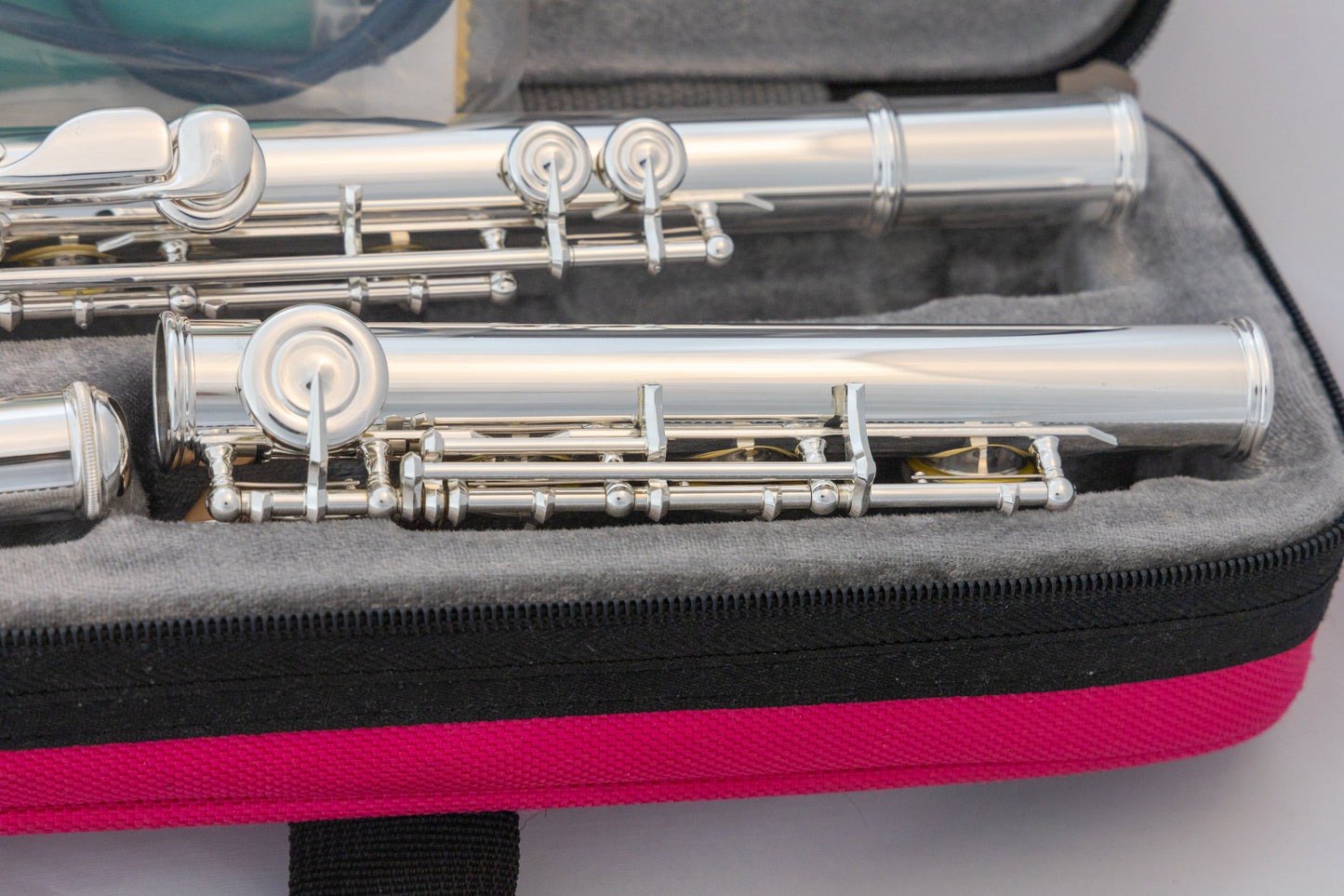 Yamaha YFL-362H Intermediate Flute *Open-hole *Silver headjoint *Low-B *Cleaned & Serviced
