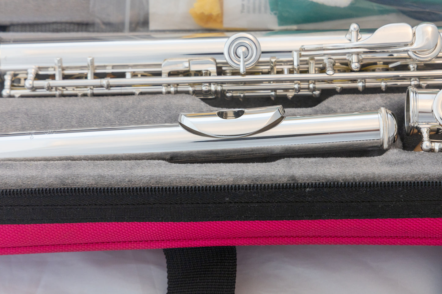 Yamaha YFL-362H Intermediate Flute *Open-hole *Silver headjoint *Low-B *Cleaned & Serviced